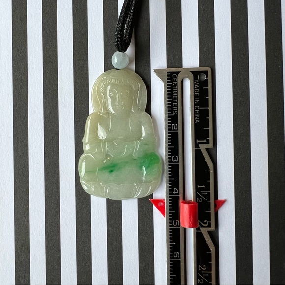 💚JADE GUANYIN BUDDHA Small Thin authentic jadeite necklace - Picture 5 of 11